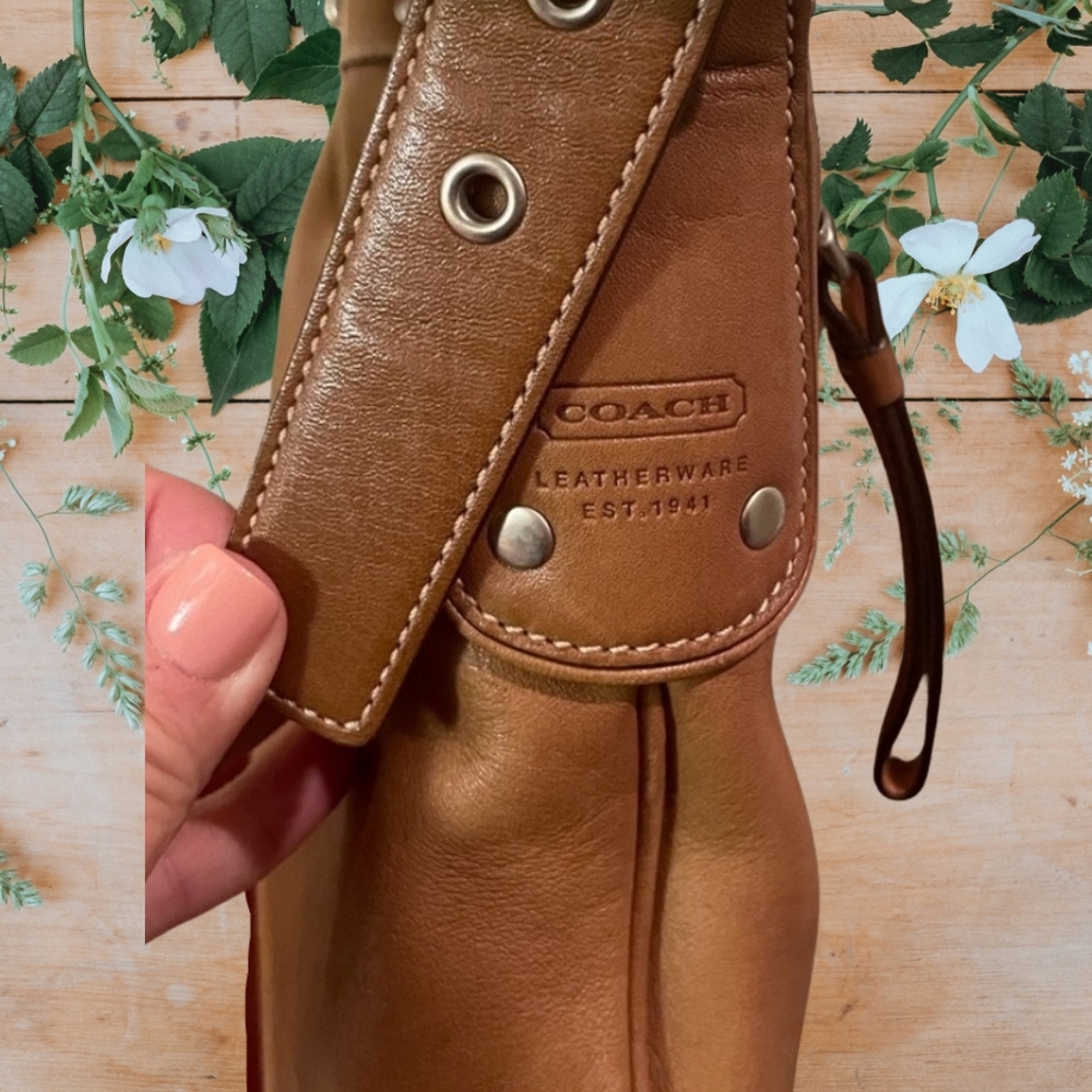 Coach Tan leather crossbody/shoulder bag - Picture 4 of 8